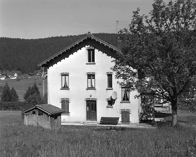 Façade antérieure. © Jérôme Mongreville / Région Bourgogne-Franche-Comté, Inventaire du patrimoine - 2001