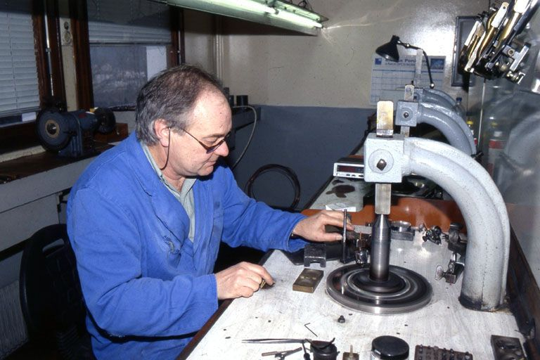 Taille d'un diamant. © Jérôme Mongreville / Région Bourgogne-Franche-Comté, Inventaire du patrimoine - 2001