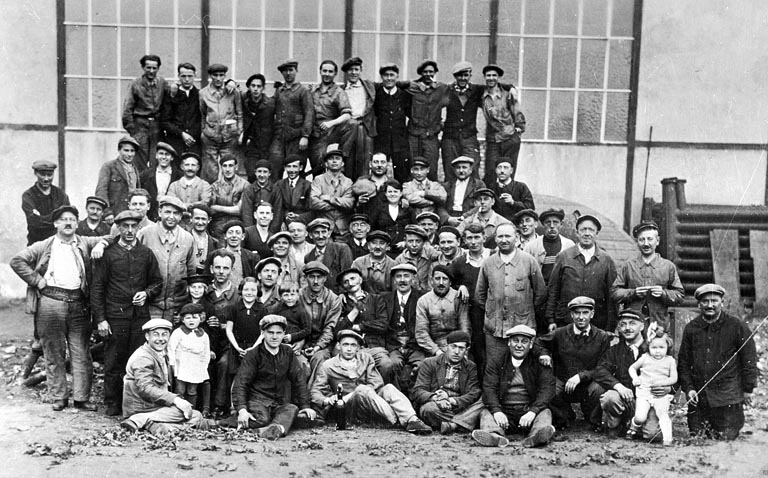 Groupe d'ouvriers. © Jérôme  Mongreville (reproduction) / Région Bourgogne-Franche-Comté, Inventaire du patrimoine - 2001