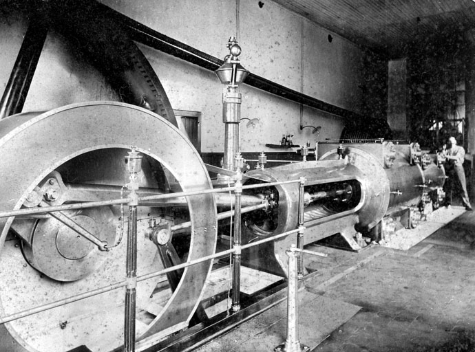 Société Anonyme de Filature et Tissage de Giromagny. Usine de la Fonderie : machine à vapeur. © Jérôme  Mongreville (reproduction), De Jongh Frères / Région Bourgogne-Franche-Comté, Inventaire du patrimoine - 2001