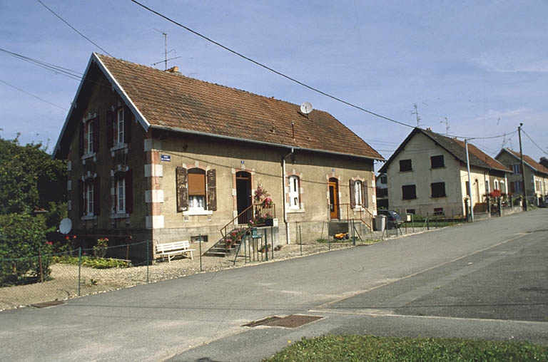 Maison à deux logements rue des Combes. © Yves Sancey / Région Bourgogne-Franche-Comté, Inventaire du patrimoine - 2001