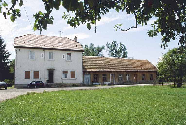 Vue d'ensemble depuis le nord. © Yves Sancey / Région Bourgogne-Franche-Comté, Inventaire du patrimoine - 2001