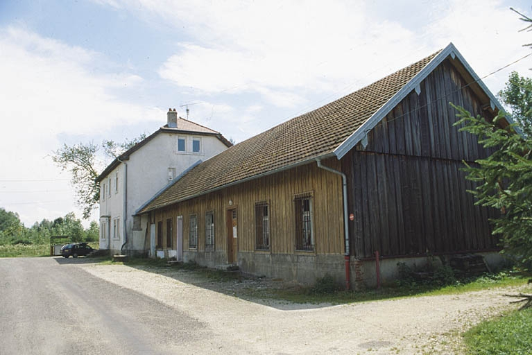 Vue depuis le nord-ouest. © Yves Sancey / Région Bourgogne-Franche-Comté, Inventaire du patrimoine - 2001
