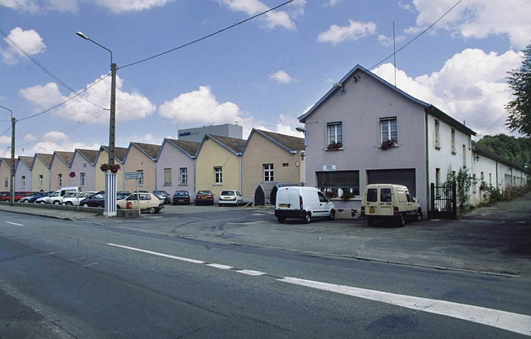 Vue d'ensemble depuis le sud-ouest. © Yves Sancey / Région Bourgogne-Franche-Comté, Inventaire du patrimoine - 2001