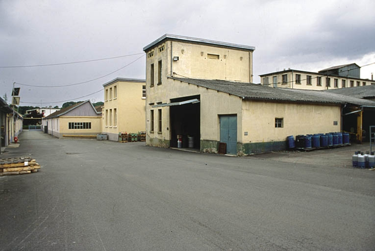 Atelier de fabrication, bureau d'études et transformateur. © Yves Sancey / Région Bourgogne-Franche-Comté, Inventaire du patrimoine - 2001