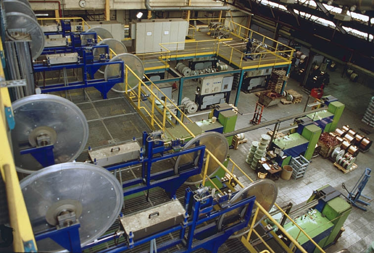 Vue plongeante de l'atelier d'émaillage. © Yves Sancey / Région Bourgogne-Franche-Comté, Inventaire du patrimoine - 2001