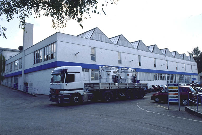 Atelier de fabrication des pièces en aluminium. © Yves Sancey / Région Bourgogne-Franche-Comté, Inventaire du patrimoine - 2001