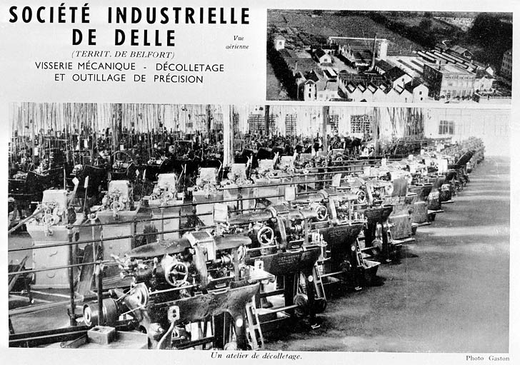 Vue aérienne et intérieur d'un atelier de décolletage de la Société Industrielle de Delle. © Yves  Sancey (reproduction) / Région Bourgogne-Franche-Comté, Inventaire du patrimoine - 2001