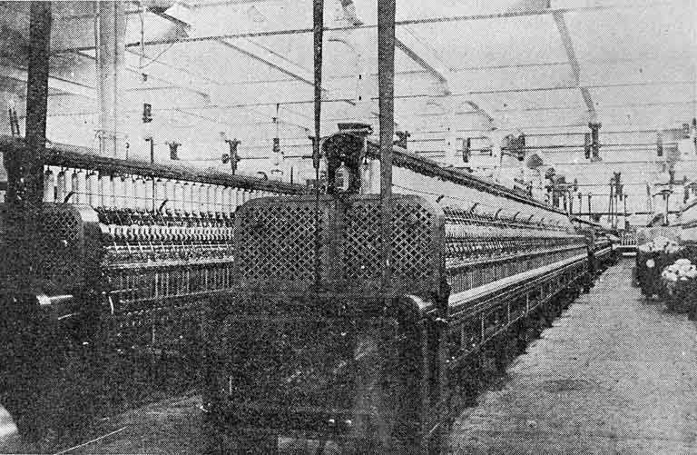 Vue intérieure des filatures Zeller Frères et Cie. © Jérôme  Mongreville (reproduction) / Région Bourgogne-Franche-Comté, Inventaire du patrimoine - 2001