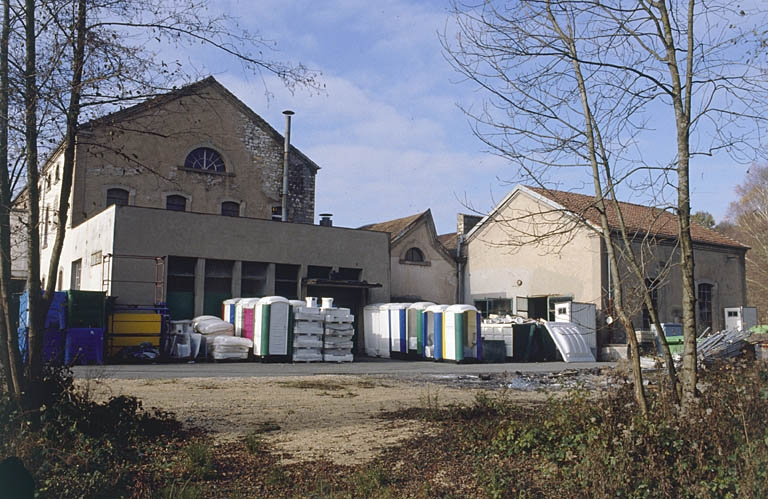 Façades postérieures : atelier de fabrication et sallle des machines. © Yves Sancey / Région Bourgogne-Franche-Comté, Inventaire du patrimoine - 2001