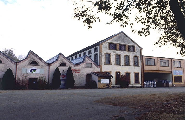 Façades antérieures vues de trois quarts. © Yves Sancey / Région Bourgogne-Franche-Comté, Inventaire du patrimoine - 2001