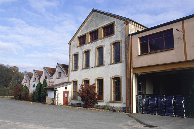 Façades antérieures depuis le sud. © Yves Sancey / Région Bourgogne-Franche-Comté, Inventaire du patrimoine - 2001