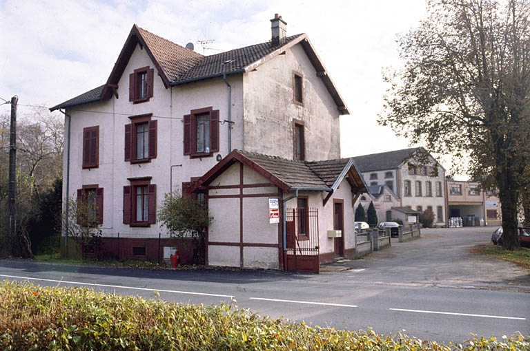 Vue d'ensemble depuis l'entrée. © Yves Sancey / Région Bourgogne-Franche-Comté, Inventaire du patrimoine - 2001