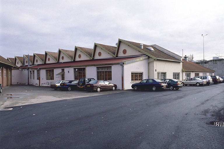 Vue de trois quarts de l'ancien atelier de fabrication. © Yves Sancey / Région Bourgogne-Franche-Comté, Inventaire du patrimoine - 2001