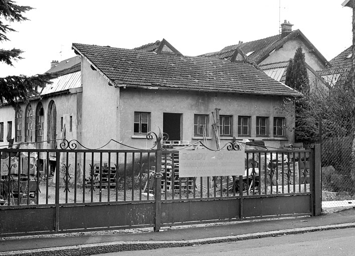 Vue arrière de l'atelier de fabrication. © Jérôme Mongreville / Région Bourgogne-Franche-Comté, Inventaire du patrimoine - 2001