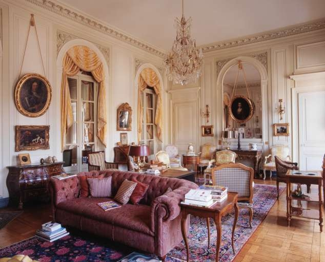 Vue d'ensemble du salon depuis le fond de la pièce. © Yves Sancey / Région Bourgogne-Franche-Comté, Inventaire du patrimoine - 2002