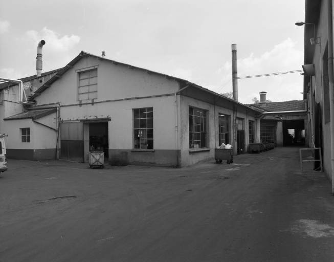 Atelier de fabrication (pièces de rechange). Vue de trois quarts gauche. © Jérôme Mongreville / Région Bourgogne-Franche-Comté, Inventaire du patrimoine - 2002
