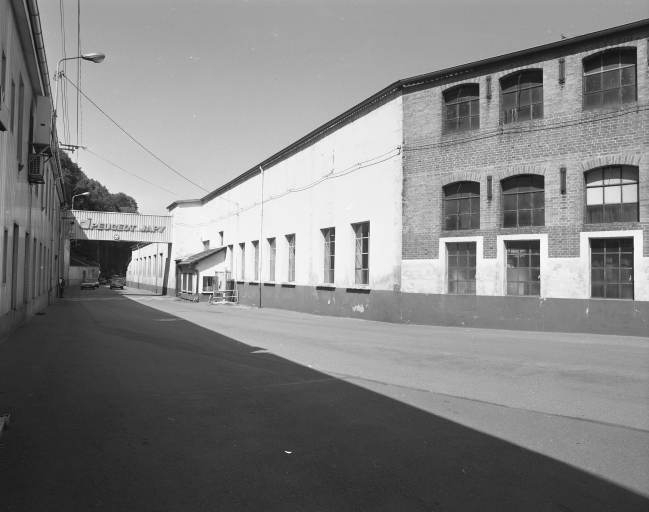 Vue générale depuis le sud. Atelier de contrôle au premier plan. © Jérôme Mongreville / Région Bourgogne-Franche-Comté, Inventaire du patrimoine - 2002
