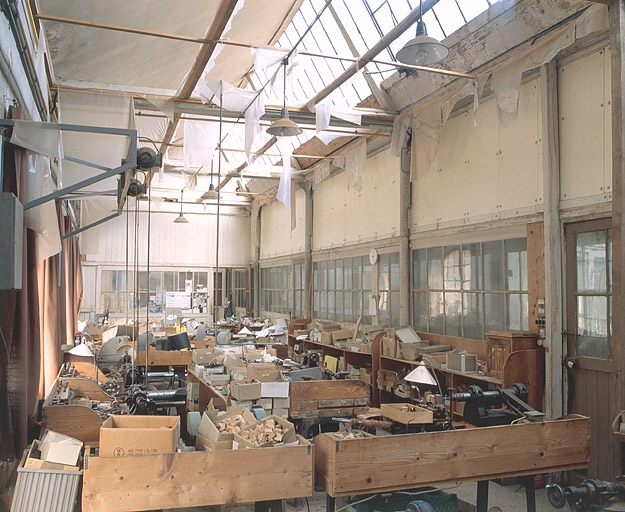 Vue d'ensemble de l'atelier de fabrication secondaire des pipes (dit atelier de finissage). © Jérôme Mongreville / Région Bourgogne-Franche-Comté, Inventaire du patrimoine - 2002