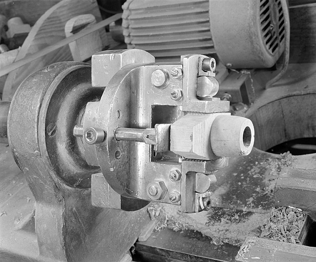 Mandrin "gueule de loup" (atelier de finissage). © Jérôme Mongreville / Région Bourgogne-Franche-Comté, Inventaire du patrimoine - 2002