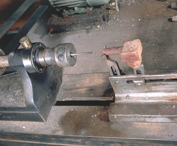 Détail montrant la rainure dans laquelle glisse le chariot. © Jérôme Mongreville / Région Bourgogne-Franche-Comté, Inventaire du patrimoine - 2002