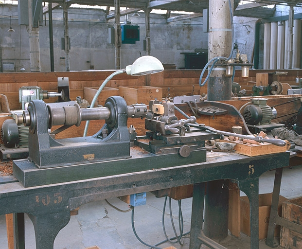 Vue d'ensemble rapprochée de la machine de gauche (atelier principal). © Jérôme Mongreville / Région Bourgogne-Franche-Comté, Inventaire du patrimoine - 2002