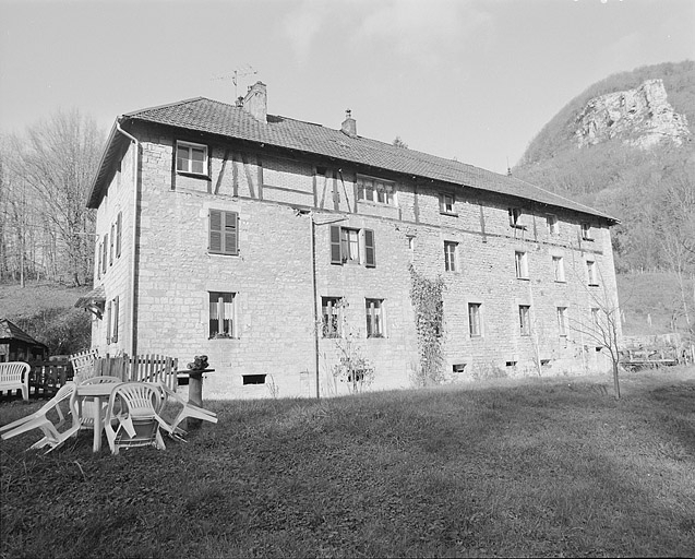 Façade est. © Yves Sancey / Région Bourgogne-Franche-Comté, Inventaire du patrimoine - 2002