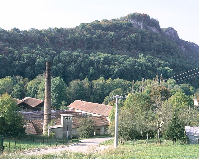 Vue des toitures depuis le nord. © Yves Sancey / Région Bourgogne-Franche-Comté, Inventaire du patrimoine - 2002