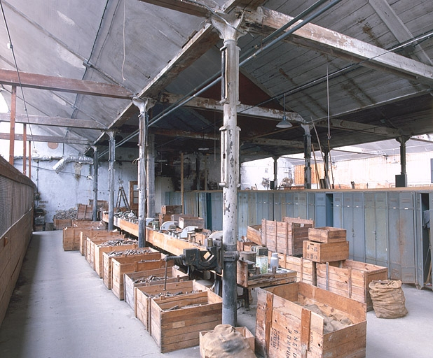 Partie est de l'atelier de fabrication principal, désaffectée au début des années 1970. © Yves Sancey / Région Bourgogne-Franche-Comté, Inventaire du patrimoine - 2002