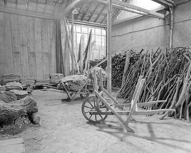 Pièce de séchage du merisier (pièce de l'autoclave). © Yves Sancey / Région Bourgogne-Franche-Comté, Inventaire du patrimoine - 2002
