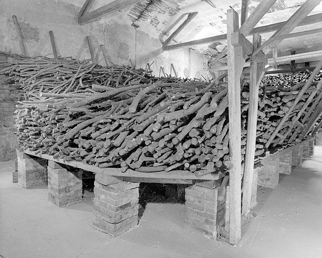 Séchoir à vapeur clos. © Yves Sancey / Région Bourgogne-Franche-Comté, Inventaire du patrimoine - 2002