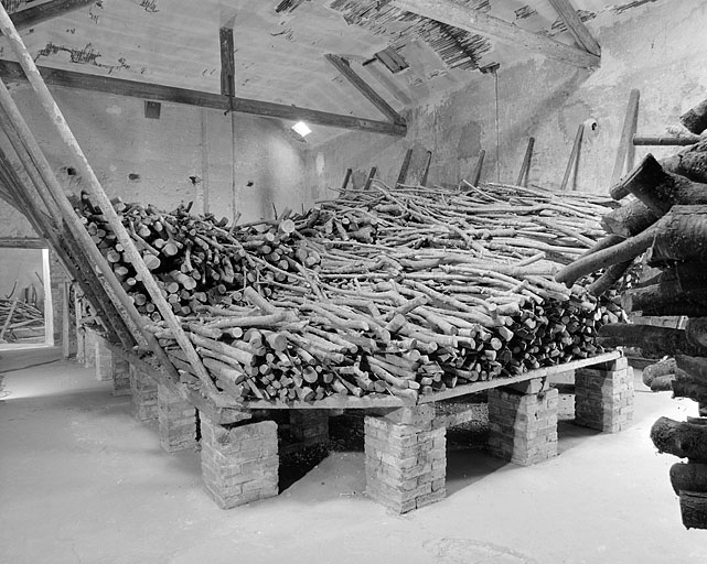 Séchoir à vapeur clos : massif ouest. © Yves Sancey / Région Bourgogne-Franche-Comté, Inventaire du patrimoine - 2002