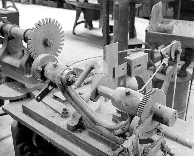 Détail de la partie où se fixe la pièce à copier. © Yves Sancey / Région Bourgogne-Franche-Comté, Inventaire du patrimoine - 2002