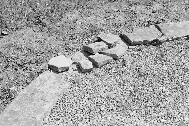 L'ellipse en pierre, avant restauration. © Jérôme Mongreville / Région Bourgogne-Franche-Comté, Inventaire du patrimoine - 2002 L'ellipse en pierre, avant restauration. © Jérôme Mongreville / Région Bourgogne-Franche-Comté, Inventaire du patrimoine - 2002