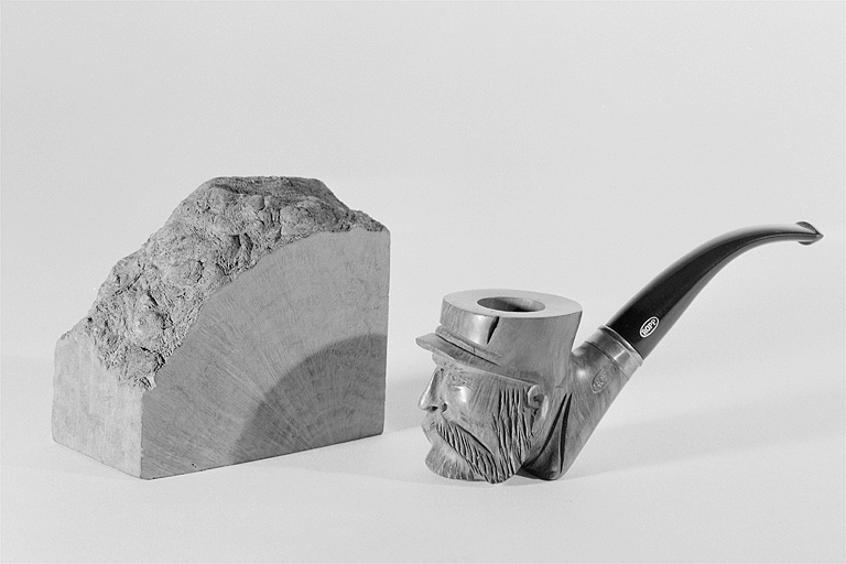 Ebauchon et pipe sculptée en bruyère. © Yves Sancey / Région Bourgogne-Franche-Comté, Inventaire du patrimoine - 2002