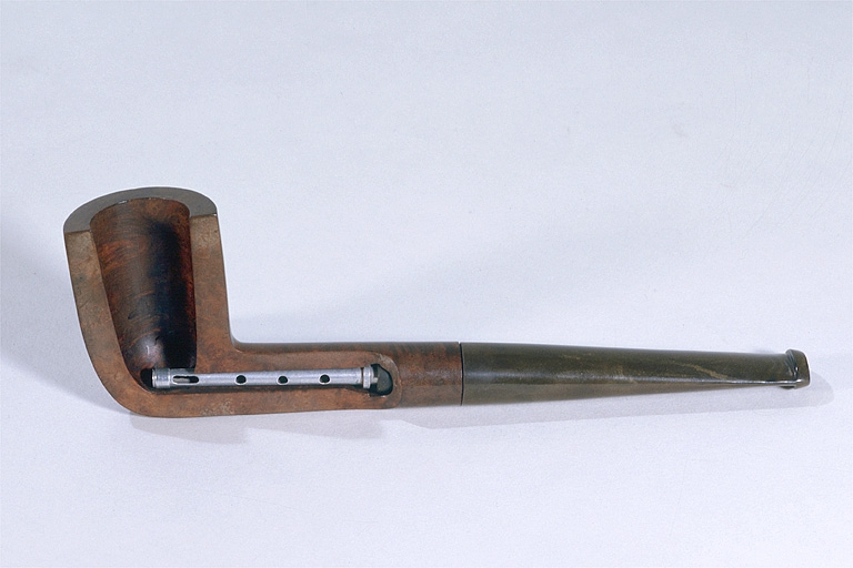 Coupe d'une pipe en bruyère. © Yves Sancey / Région Bourgogne-Franche-Comté, Inventaire du patrimoine - 2002