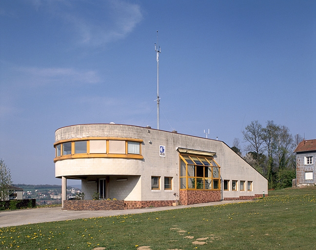 Partie nord : station météorologique. © Jérôme Mongreville / Région Bourgogne-Franche-Comté, Inventaire du patrimoine - 2002 Partie nord : station météorologique. © Jérôme Mongreville / Région Bourgogne-Franche-Comté, Inventaire du patrimoine - 2002