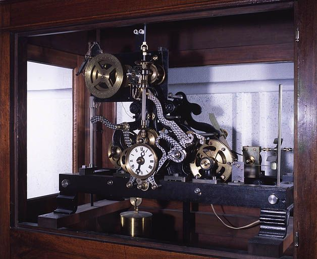 Vue d'ensemble du mouvement, de trois quarts. © Jérôme Mongreville / Région Bourgogne-Franche-Comté, Inventaire du patrimoine - 2002 Vue d'ensemble du mouvement, de trois quarts. © Jérôme Mongreville / Région Bourgogne-Franche-Comté, Inventaire du patrimoine - 2002