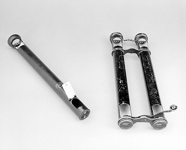 Vue d'ensemble du premier pupillomètre Zeiss et du pupillomètre sans marque. © Jérôme Mongreville / Région Bourgogne-Franche-Comté, Inventaire du patrimoine - 2002