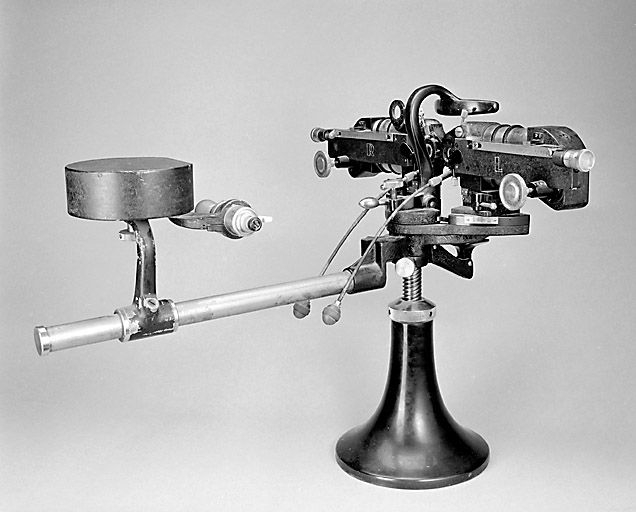 Vue d'ensemble, de trois quarts arrière droit. © Jérôme Mongreville / Région Bourgogne-Franche-Comté, Inventaire du patrimoine - 2002