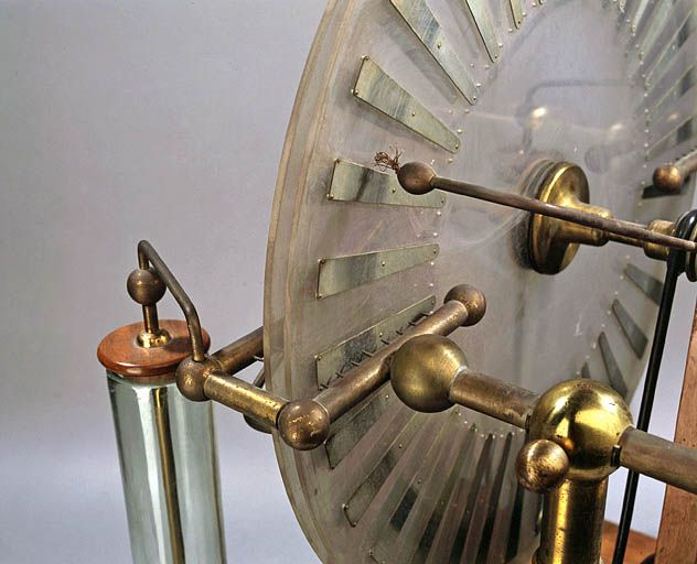 Détail : balais et peignes. © Jérôme Mongreville / Région Bourgogne-Franche-Comté, Inventaire du patrimoine - 2002