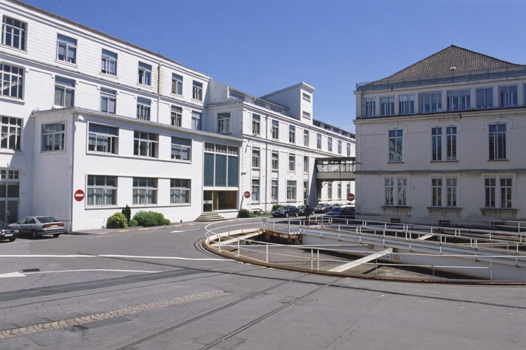 Vue d'ensemble des bureaux depuis le nord. © Jérôme Mongreville / Région Bourgogne-Franche-Comté, Inventaire du patrimoine - 2002