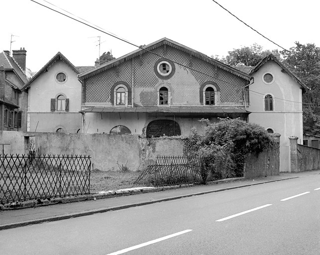 Façade postérieure de la ferme. © Yves Sancey / Région Bourgogne-Franche-Comté, Inventaire du patrimoine - 2002