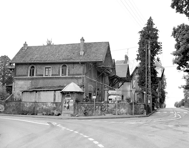 Façade orientale de la ferme. © Yves Sancey / Région Bourgogne-Franche-Comté, Inventaire du patrimoine - 2002