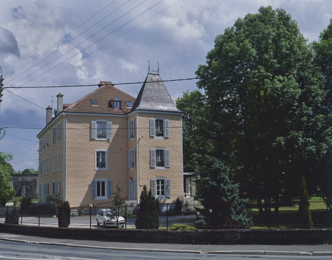 Façade ouest. © Yves Sancey / Région Bourgogne-Franche-Comté, Inventaire du patrimoine - 2002