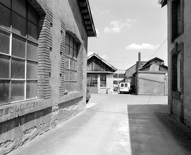 Magasins généraux : passage vers la cour. © Yves Sancey / Région Bourgogne-Franche-Comté, Inventaire du patrimoine - 2002