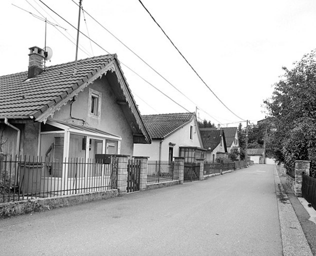 Alignement de maisons rue du Temple. © Yves Sancey / Région Bourgogne-Franche-Comté, Inventaire du patrimoine - 2002