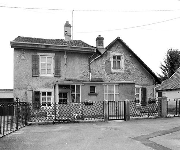 Maison individuelle n° 13 rue du Temple : vue de face. © Yves Sancey / Région Bourgogne-Franche-Comté, Inventaire du patrimoine - 2002