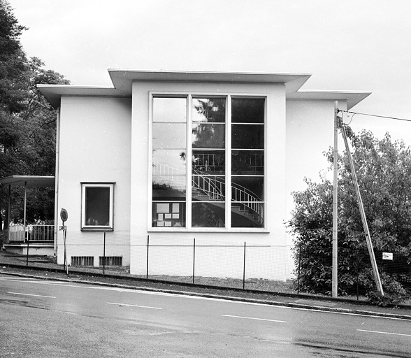 Façade nord du bâtiment administratif d'entreprise. © Yves Sancey / Région Bourgogne-Franche-Comté, Inventaire du patrimoine - 2002
