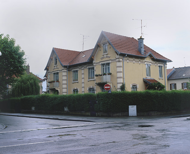 Logement double de contremaître rue d'Alsace. © Yves Sancey / Région Bourgogne-Franche-Comté, Inventaire du patrimoine - 2002